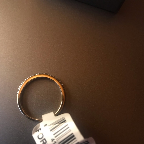 10k gold ring. Size 7 New, retails for $198 - Picture 3 of 4